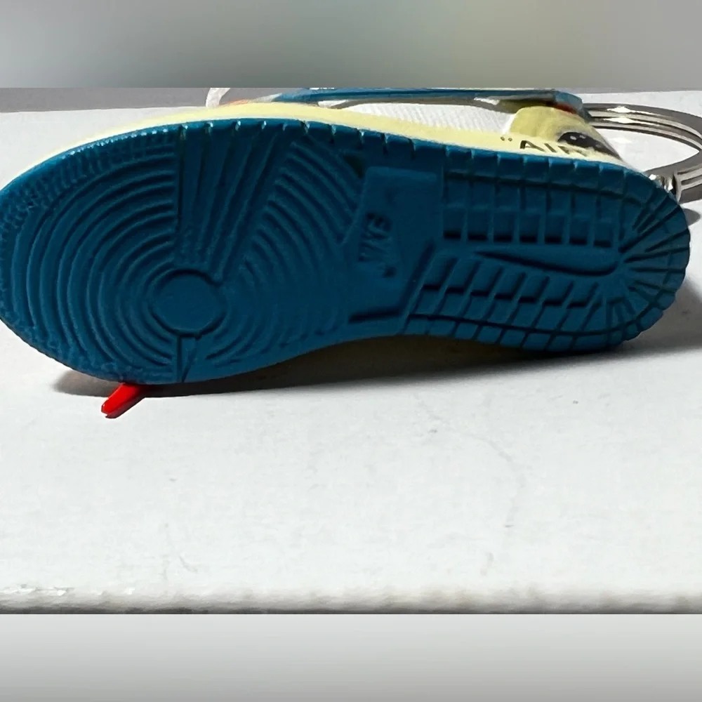 3D Mini Sneaker Keychain Red White Blue high‎ top trinket novelty
